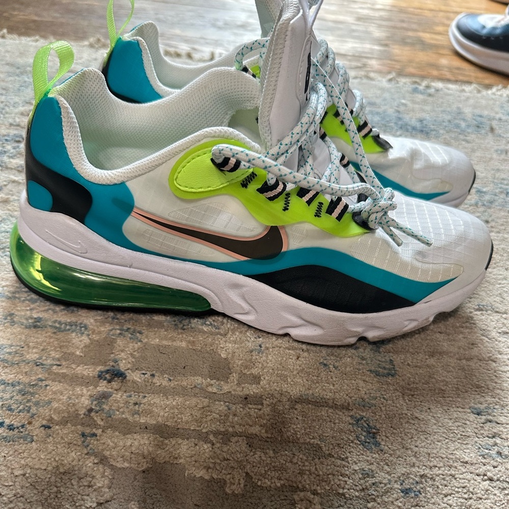 Barely used Nike women’s shoes